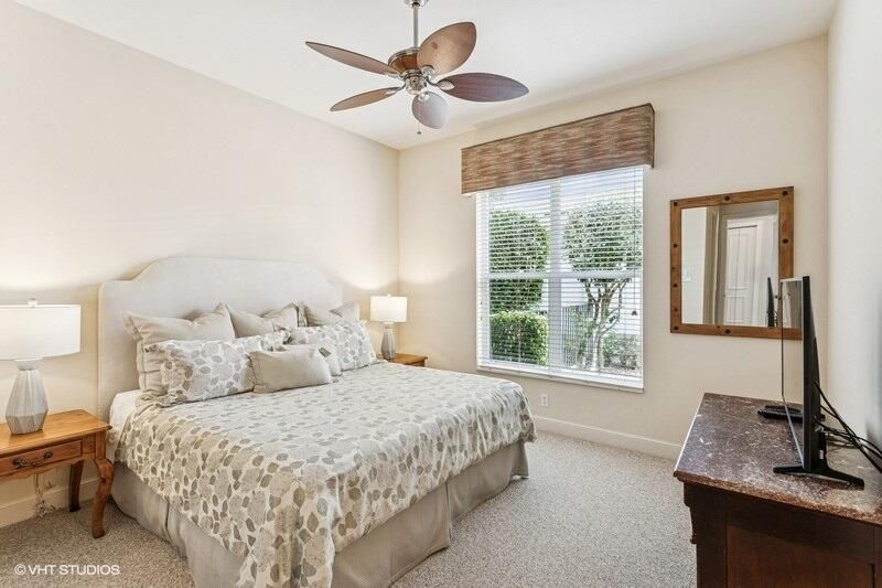 Active With Contract: $2,199,000 (4 beds, 4 baths, 4150 Square Feet)