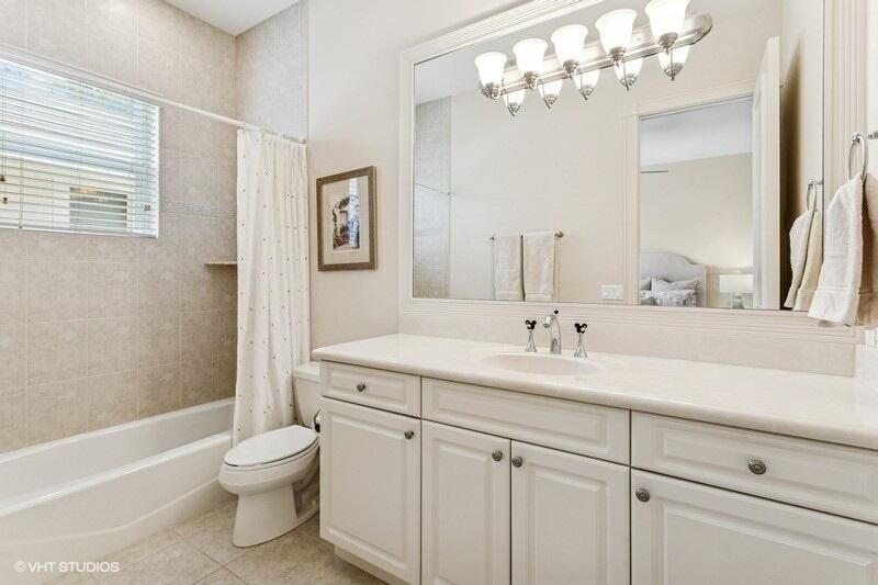 Active With Contract: $2,199,000 (4 beds, 4 baths, 4150 Square Feet)