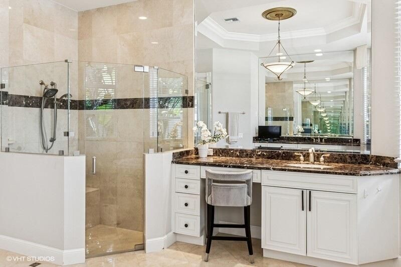 Active With Contract: $2,199,000 (4 beds, 4 baths, 4150 Square Feet)