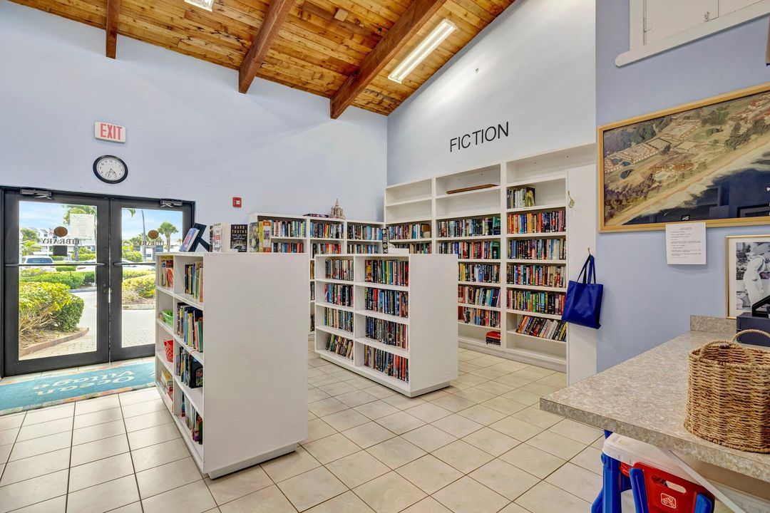 Active With Contract: $209,000 (1 beds, 1 baths, 897 Square Feet)