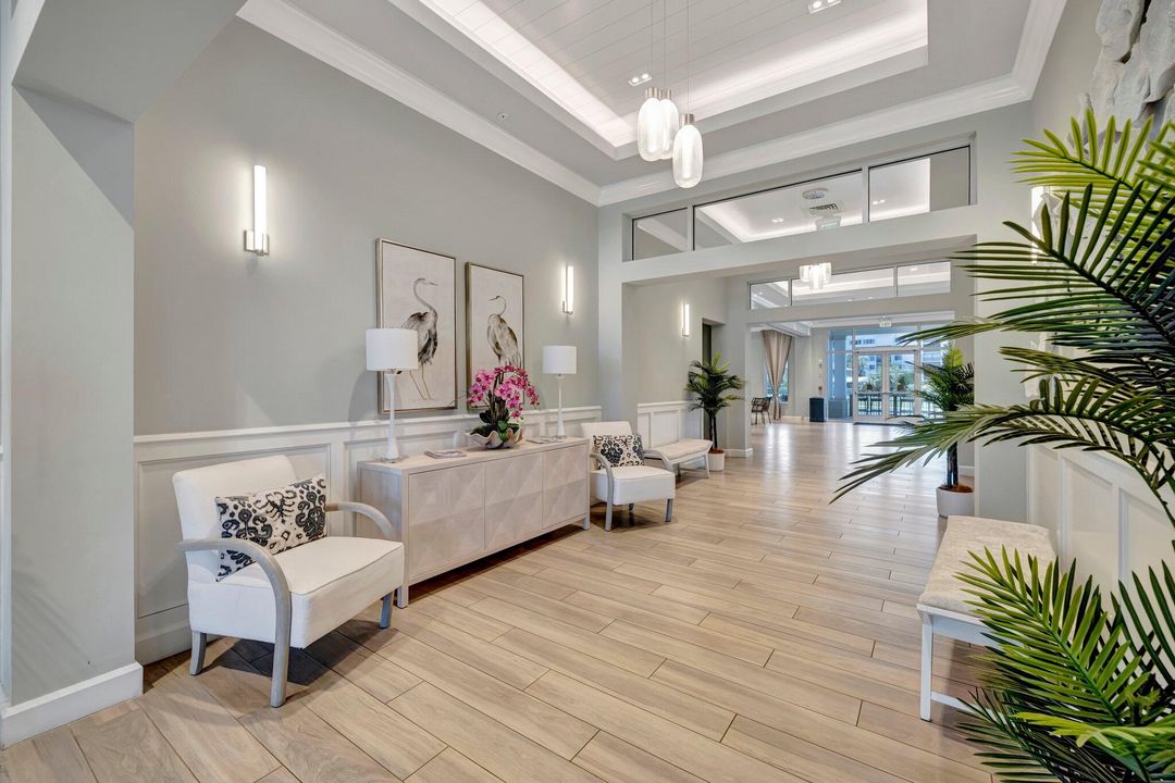 Active With Contract: $209,000 (1 beds, 1 baths, 897 Square Feet)