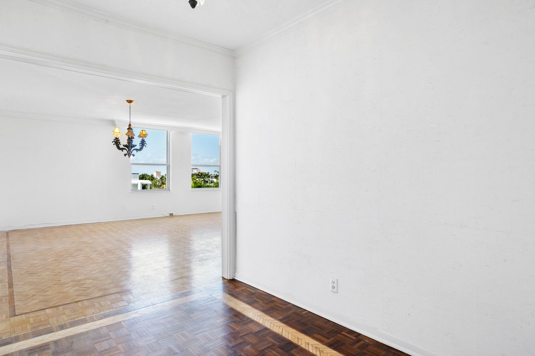 Active With Contract: $3,400,000 (2 beds, 2 baths, 2076 Square Feet)