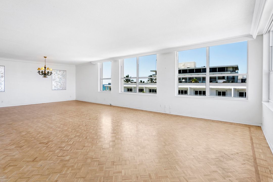 Active With Contract: $3,400,000 (2 beds, 2 baths, 2076 Square Feet)