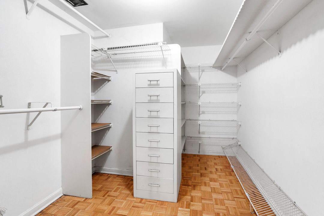 Active With Contract: $3,400,000 (2 beds, 2 baths, 2076 Square Feet)