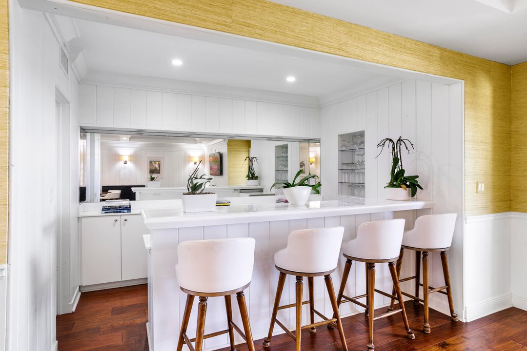 Active With Contract: $3,400,000 (2 beds, 2 baths, 2076 Square Feet)