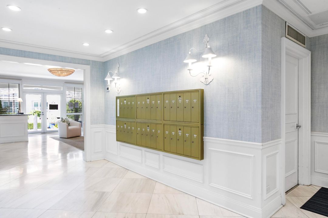 Active With Contract: $3,400,000 (2 beds, 2 baths, 2076 Square Feet)