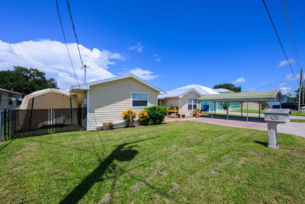 For Sale: $359,000 (4 beds, 3 baths, 2333 Square Feet)