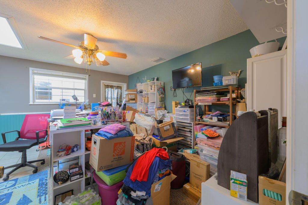 For Sale: $359,000 (4 beds, 3 baths, 2333 Square Feet)