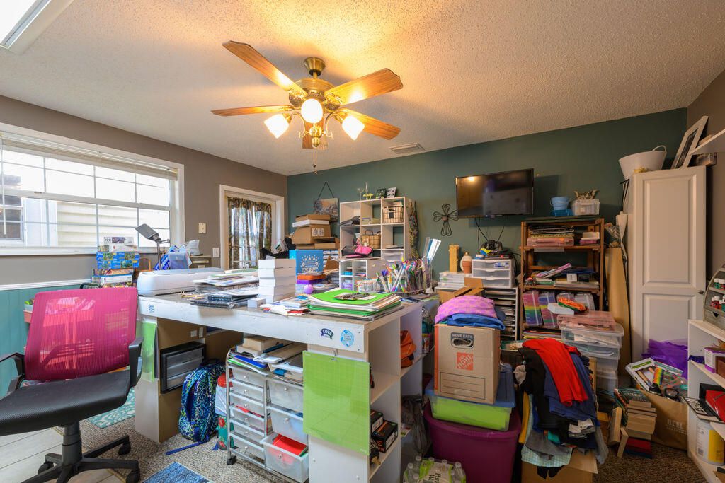 For Sale: $359,000 (4 beds, 3 baths, 2333 Square Feet)