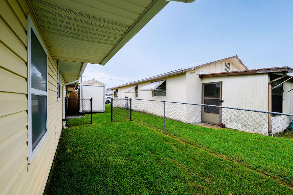 For Sale: $359,000 (4 beds, 3 baths, 2333 Square Feet)