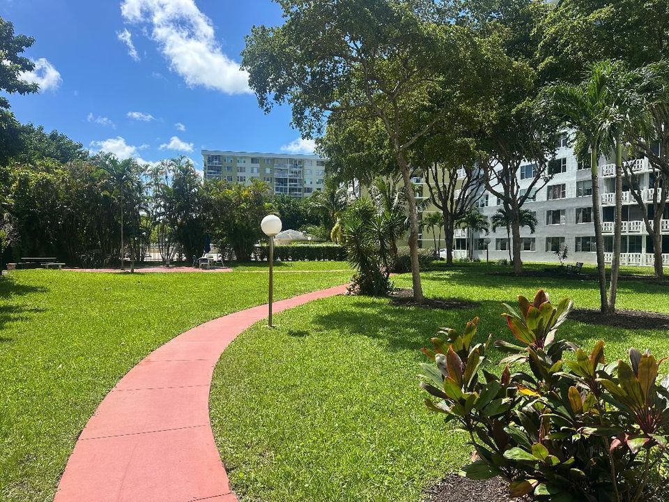 Recently Sold: $169,500 (1 beds, 2 baths, 1132 Square Feet)