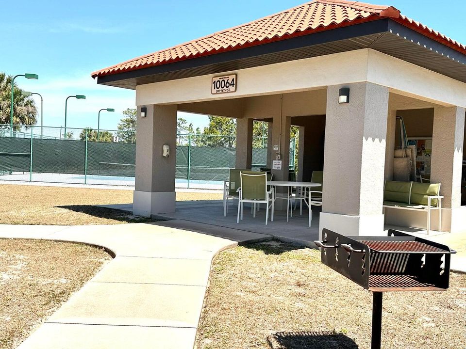 Active With Contract: $134,800 (2 beds, 2 baths, 1369 Square Feet)