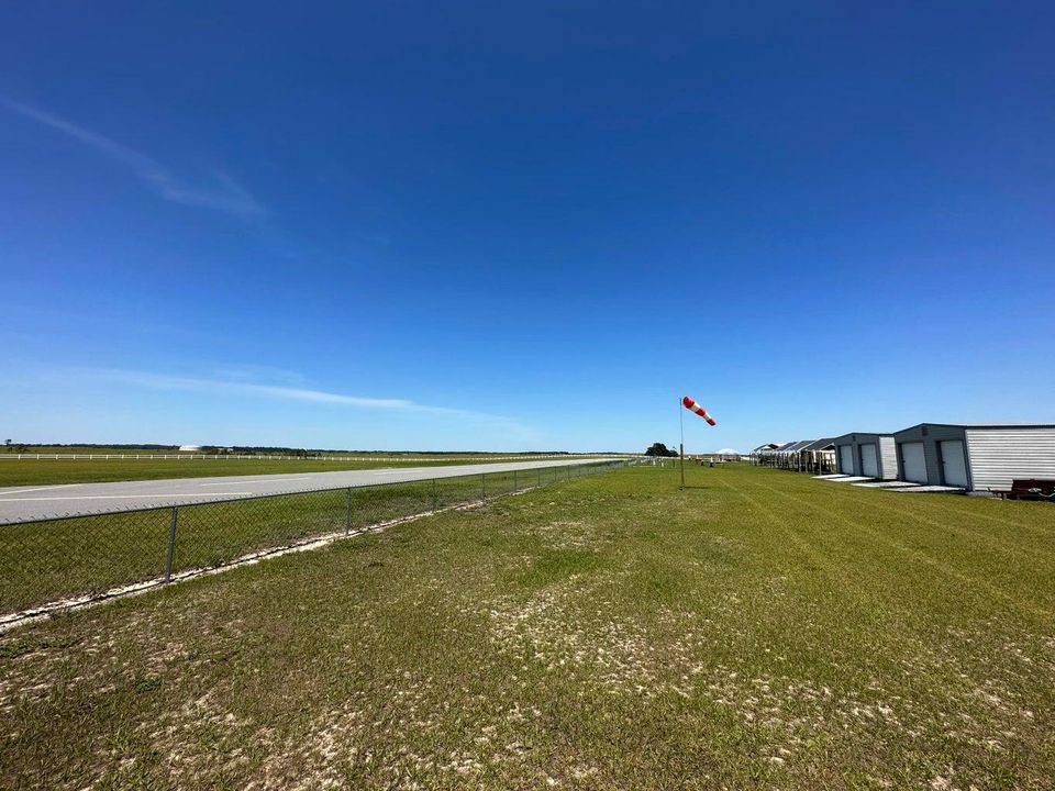 Active With Contract: $134,800 (2 beds, 2 baths, 1369 Square Feet)