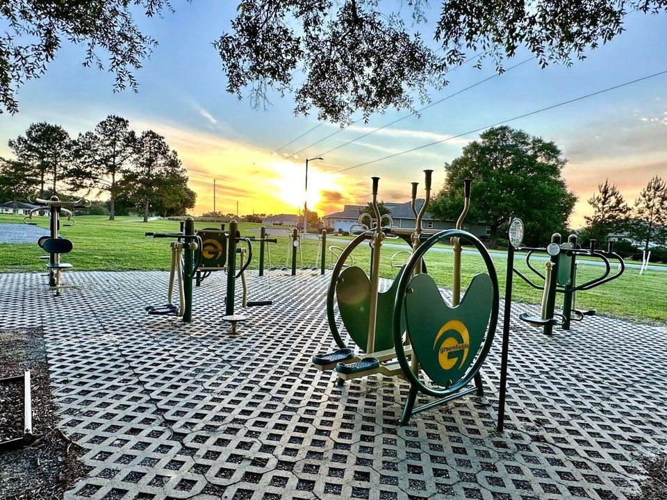 Active With Contract: $134,800 (2 beds, 2 baths, 1369 Square Feet)