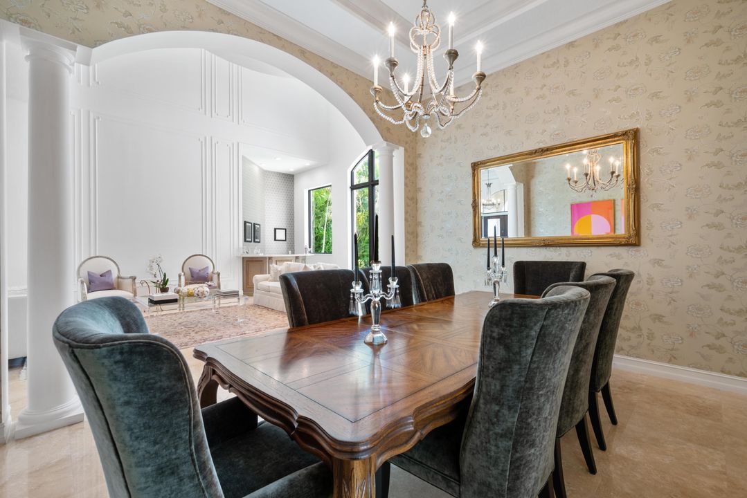 Под контрактом: $2,750,000 (5 спален, 5 ванн, 6080 Квадратных фут)