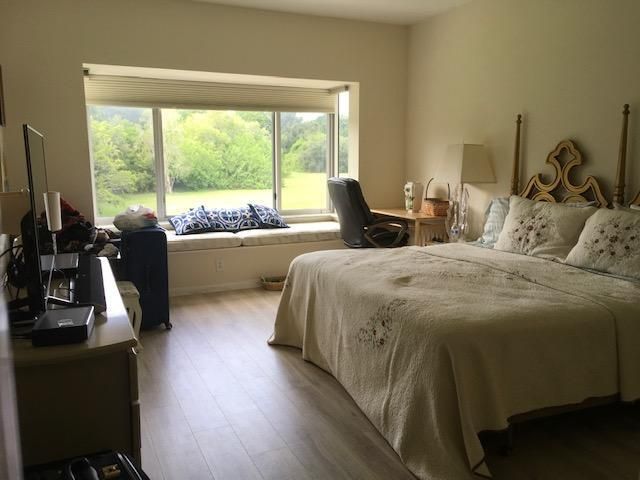 Active With Contract: $3,200 (1 beds, 2 baths, 1537 Square Feet)