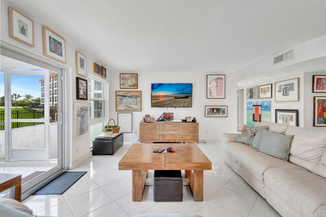 合同活跃: $7,500 (3 贝兹, 2 浴室, 1633 平方英尺)