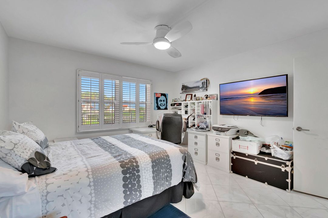 合同活跃: $7,500 (3 贝兹, 2 浴室, 1633 平方英尺)