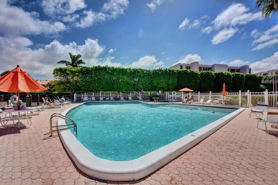 合同活跃: $7,500 (3 贝兹, 2 浴室, 1633 平方英尺)