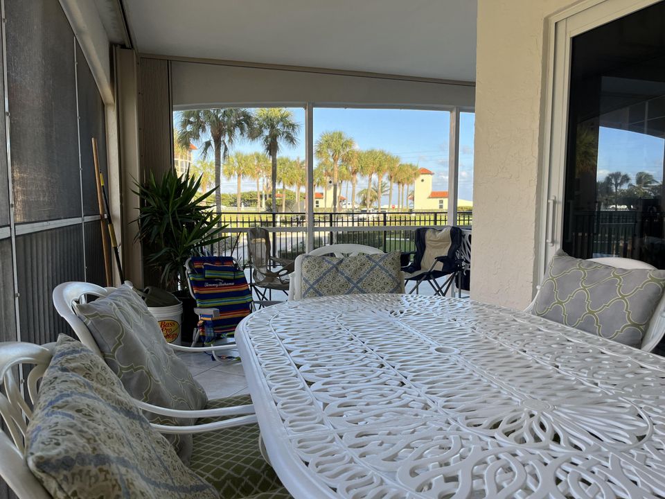 合同活跃: $7,500 (3 贝兹, 2 浴室, 1633 平方英尺)