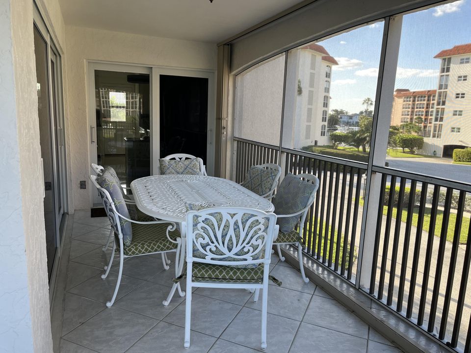 合同活跃: $7,500 (3 贝兹, 2 浴室, 1633 平方英尺)