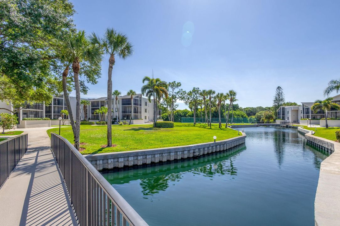 Active With Contract: $3,200 (1 beds, 2 baths, 1537 Square Feet)