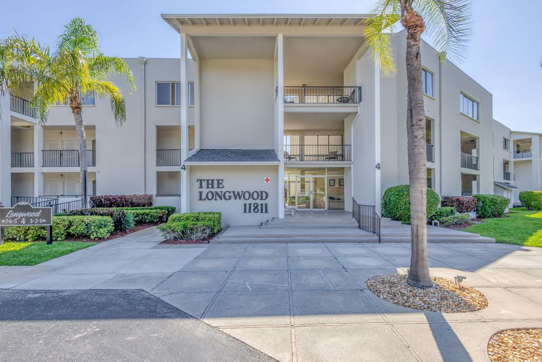 Active With Contract: $3,200 (1 beds, 2 baths, 1537 Square Feet)