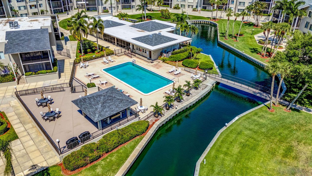 Active With Contract: $3,200 (1 beds, 2 baths, 1537 Square Feet)