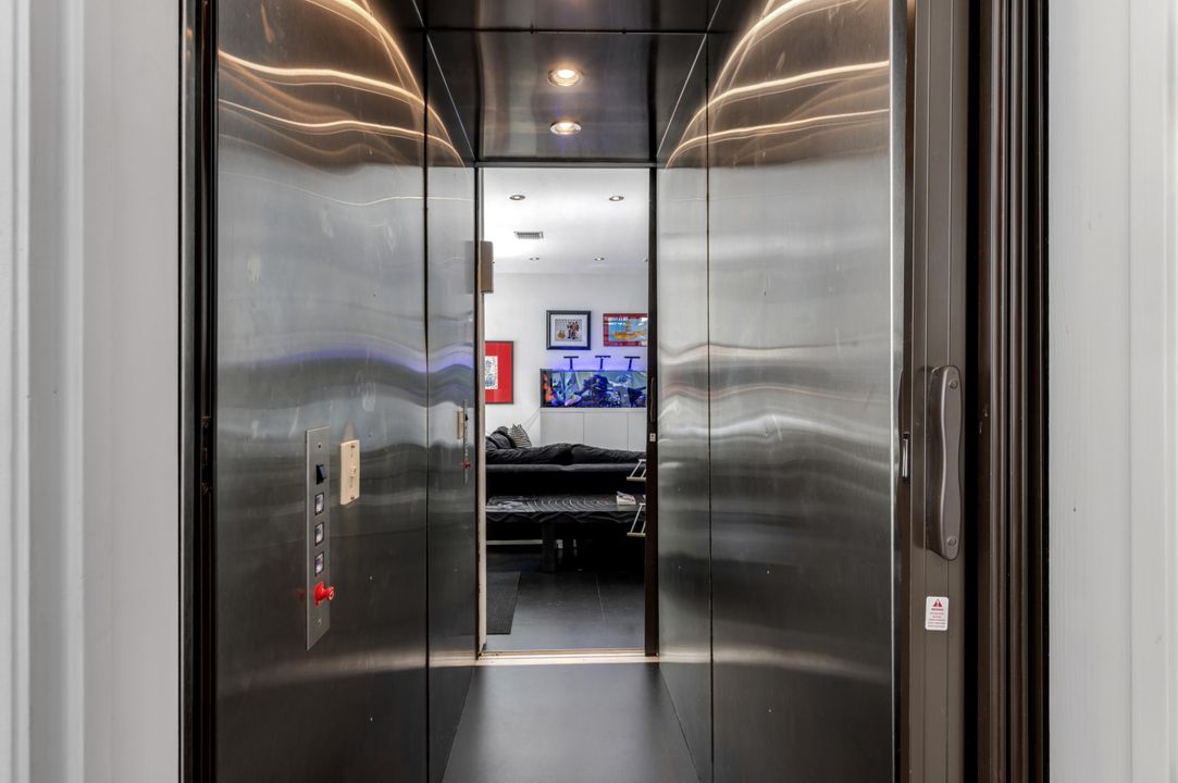 En Venta: $14,995,000 (6 camas, 8 baños, 5550 Pies cuadrados)