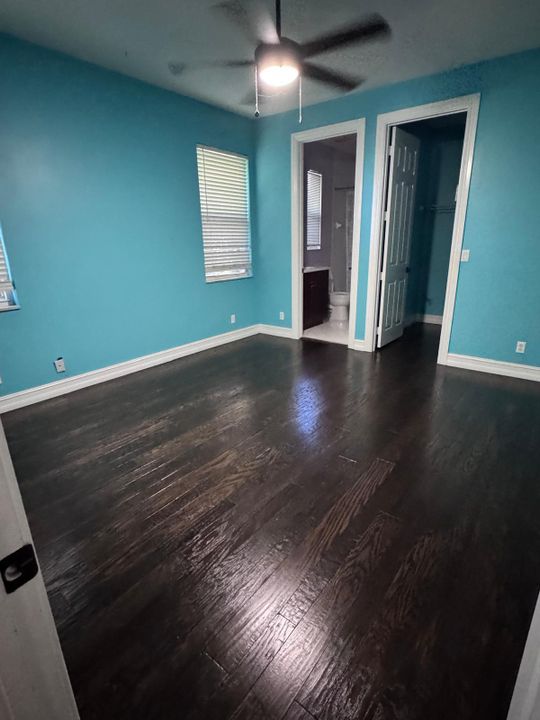 Под контрактом: $5,800 (6 спален, 4 ванн, 4147 Квадратных фут)