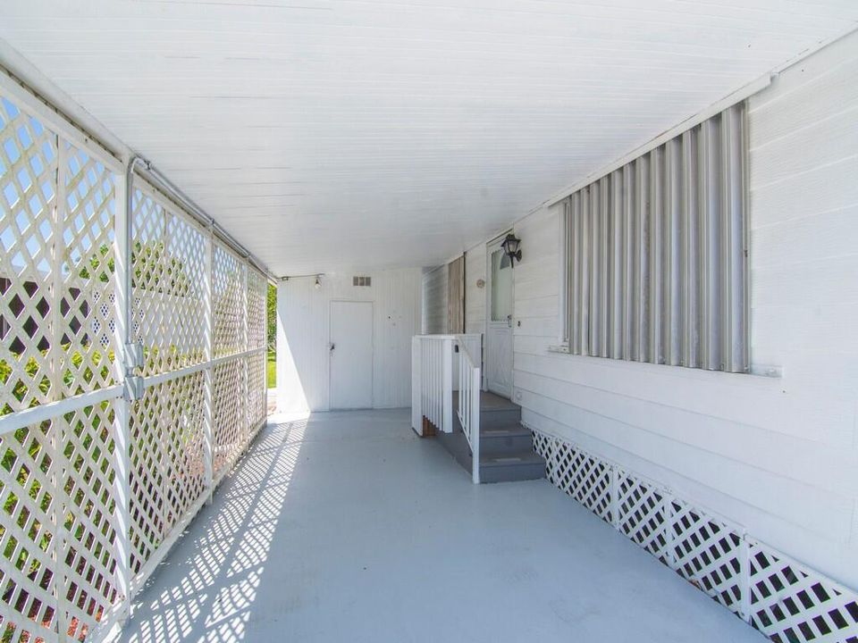 For Sale: $74,900 (2 beds, 2 baths, 1376 Square Feet)