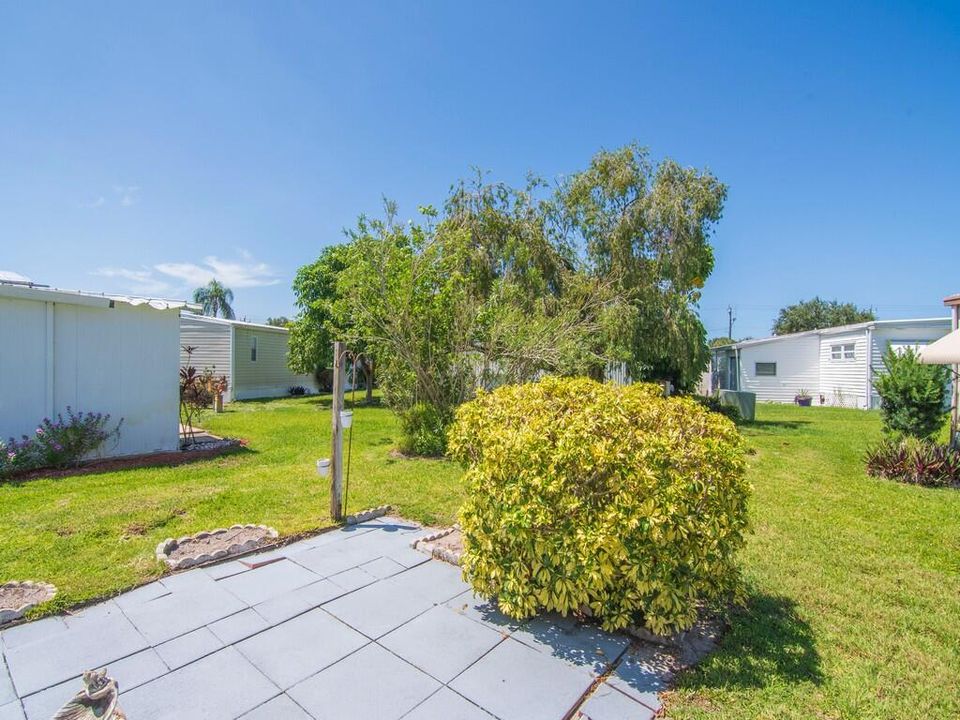 For Sale: $74,900 (2 beds, 2 baths, 1376 Square Feet)