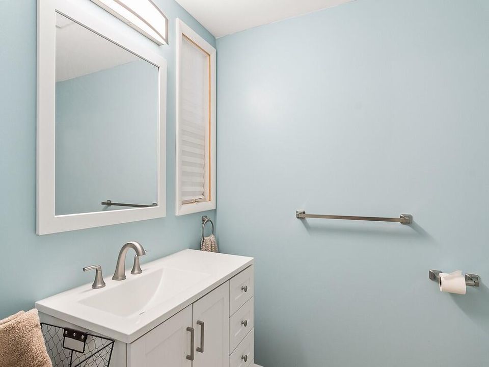 For Sale: $74,900 (2 beds, 2 baths, 1376 Square Feet)