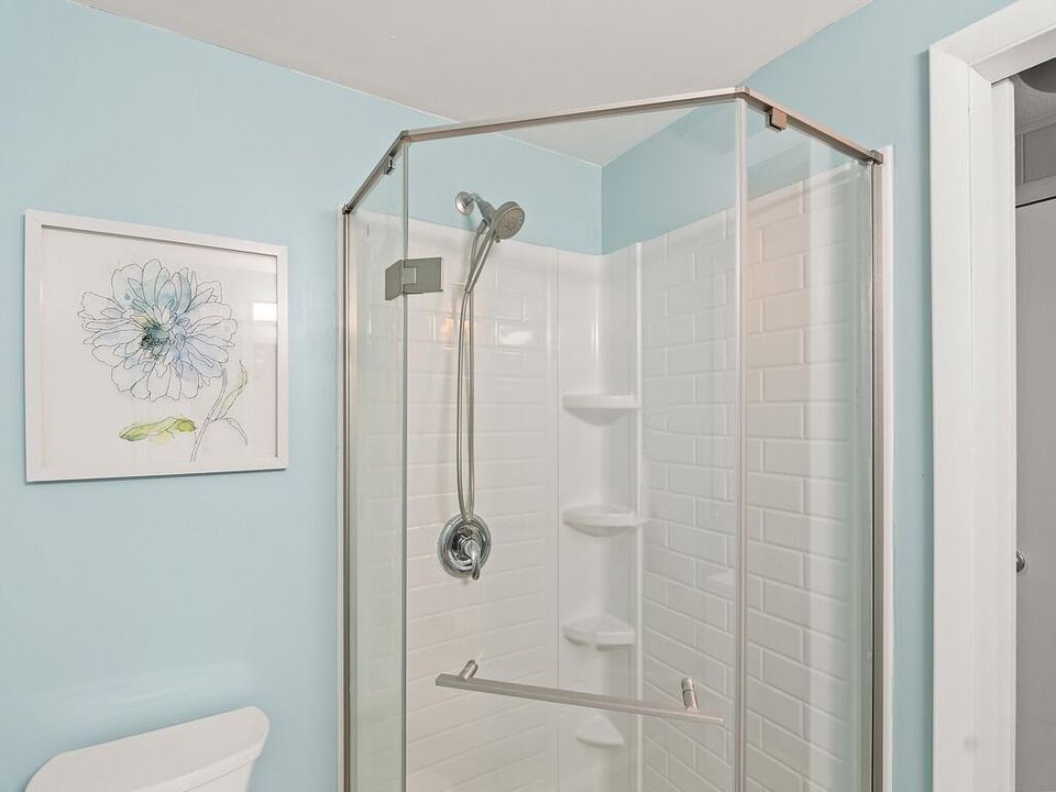 For Sale: $74,900 (2 beds, 2 baths, 1376 Square Feet)