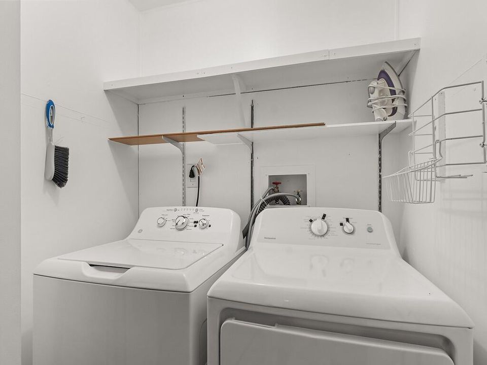 For Sale: $74,900 (2 beds, 2 baths, 1376 Square Feet)