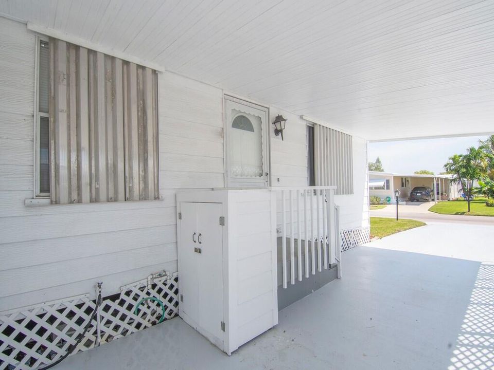 For Sale: $74,900 (2 beds, 2 baths, 1376 Square Feet)