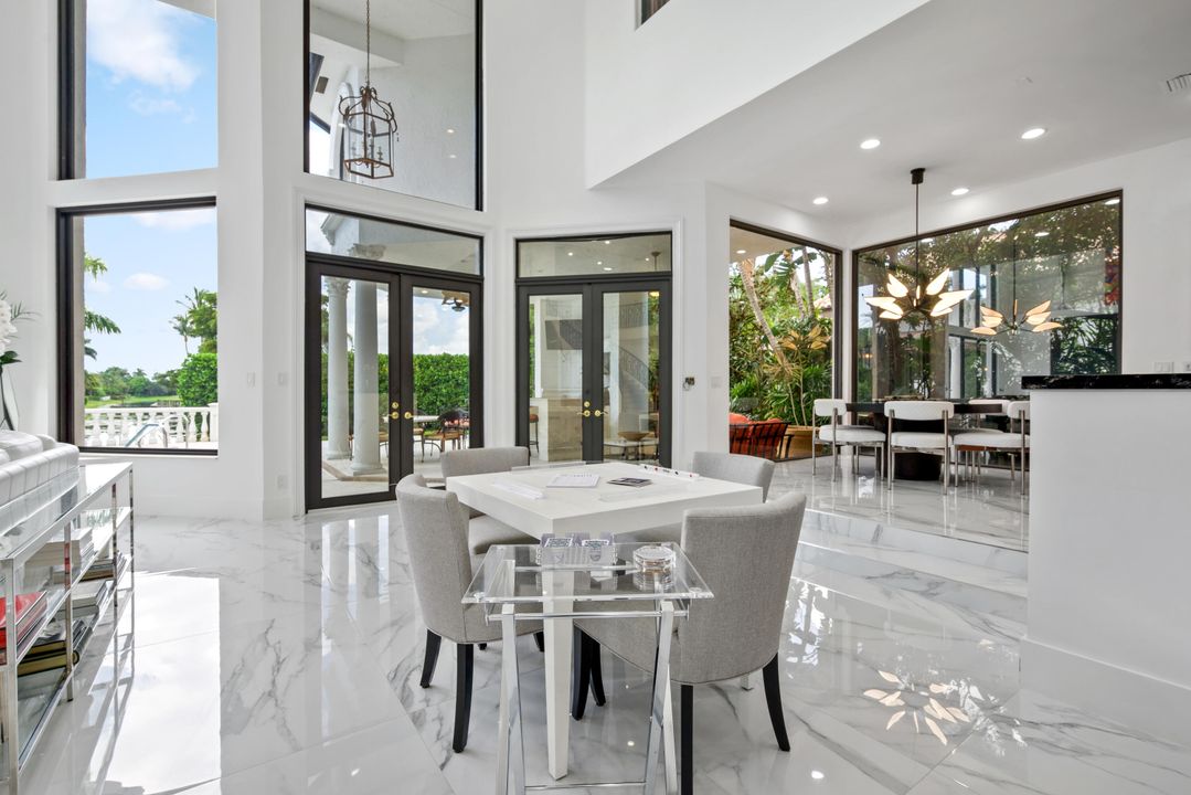 For Sale: $5,975,000 (5 beds, 7 baths, 7116 Square Feet)