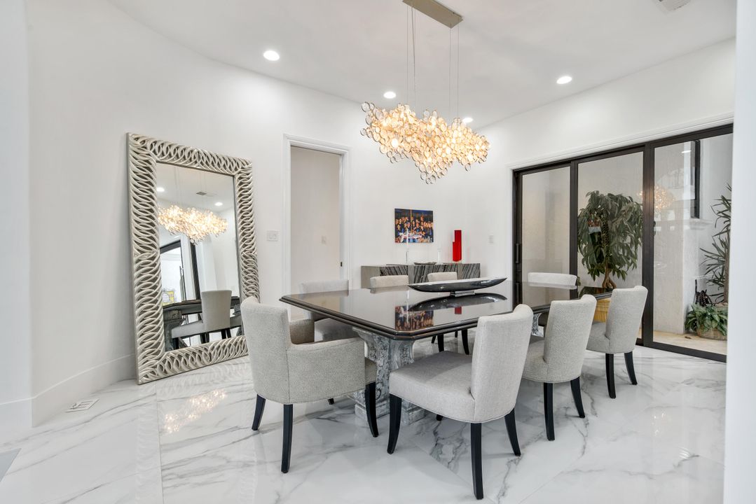 For Sale: $5,975,000 (5 beds, 7 baths, 7116 Square Feet)