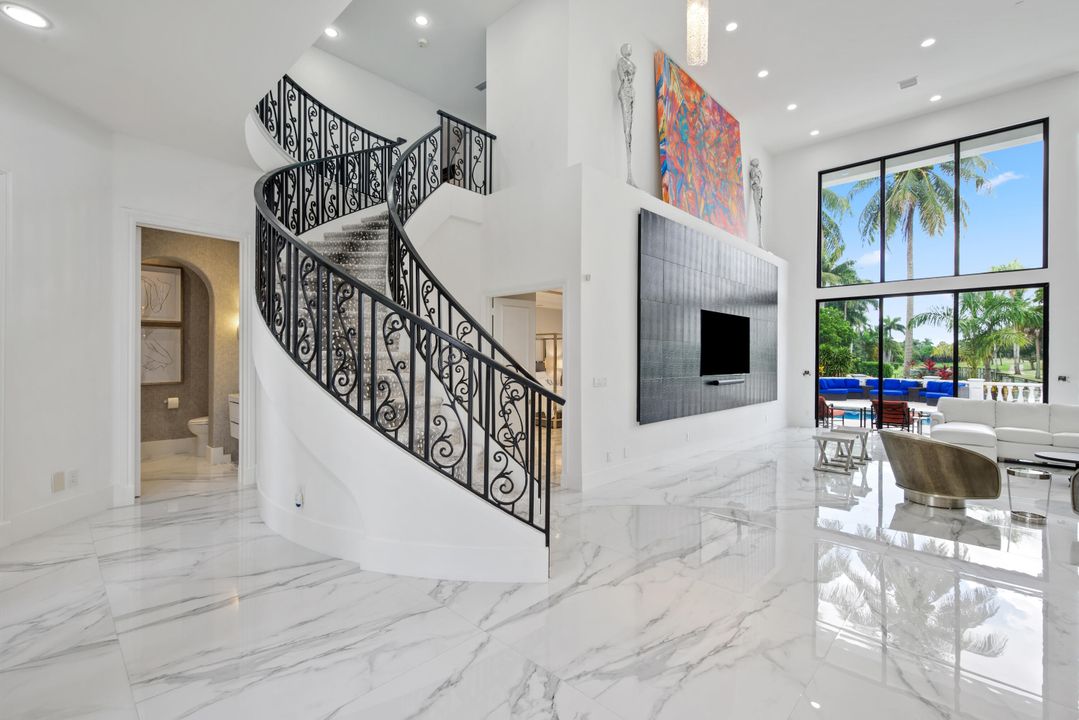 For Sale: $5,975,000 (5 beds, 7 baths, 7116 Square Feet)