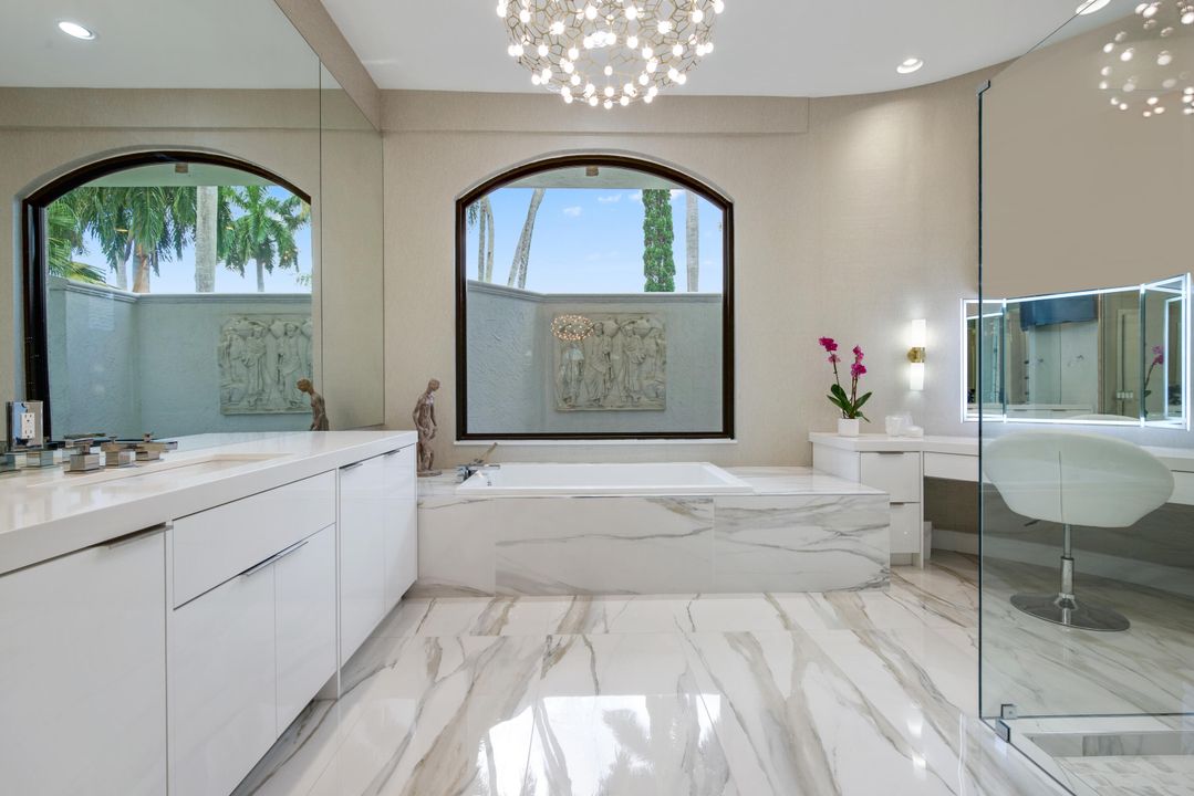 For Sale: $5,975,000 (5 beds, 7 baths, 7116 Square Feet)