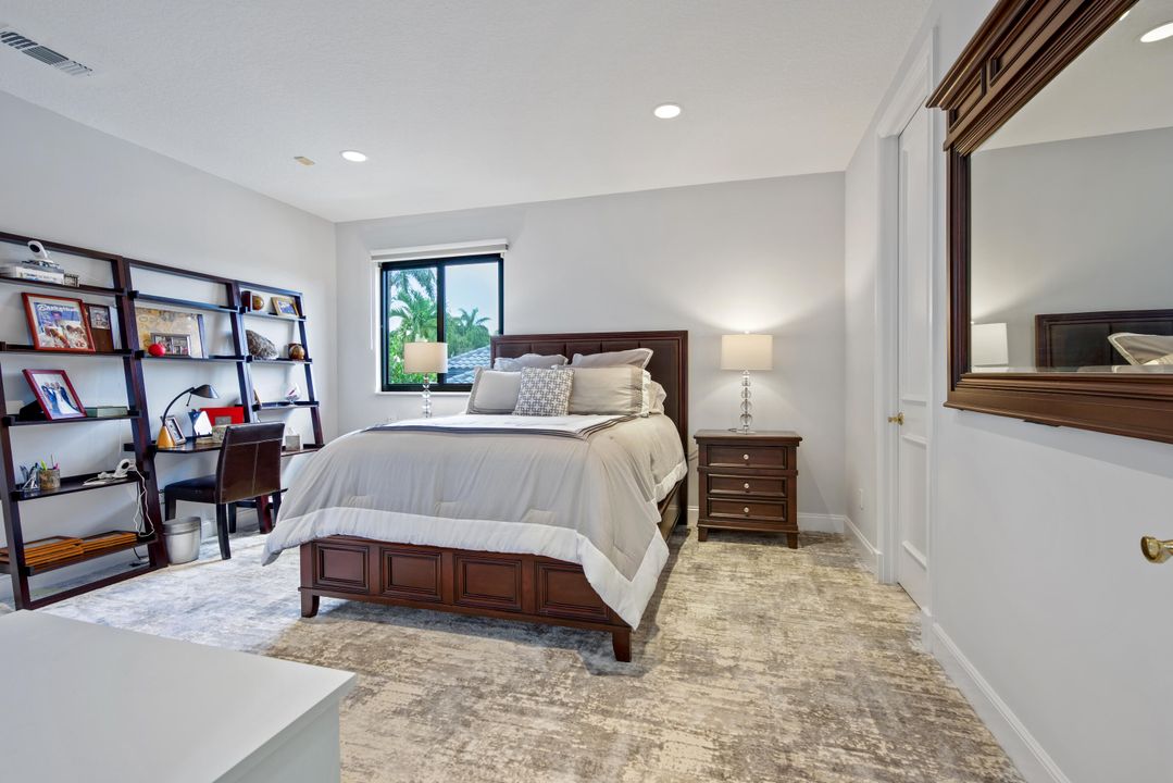 For Sale: $5,975,000 (5 beds, 7 baths, 7116 Square Feet)