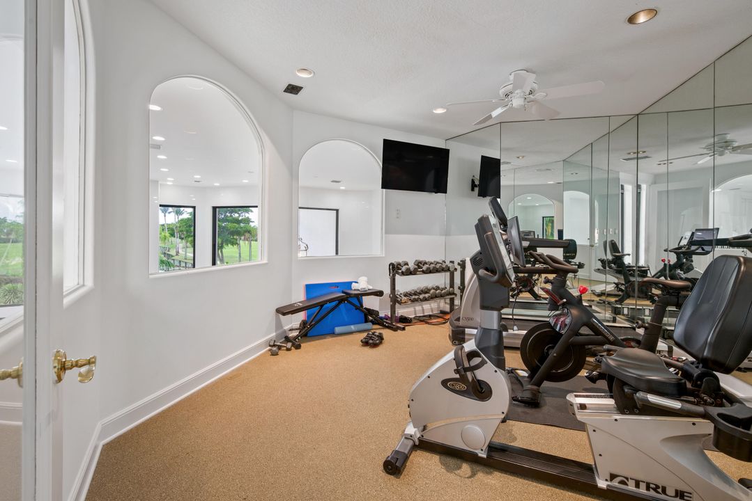 For Sale: $5,975,000 (5 beds, 7 baths, 7116 Square Feet)