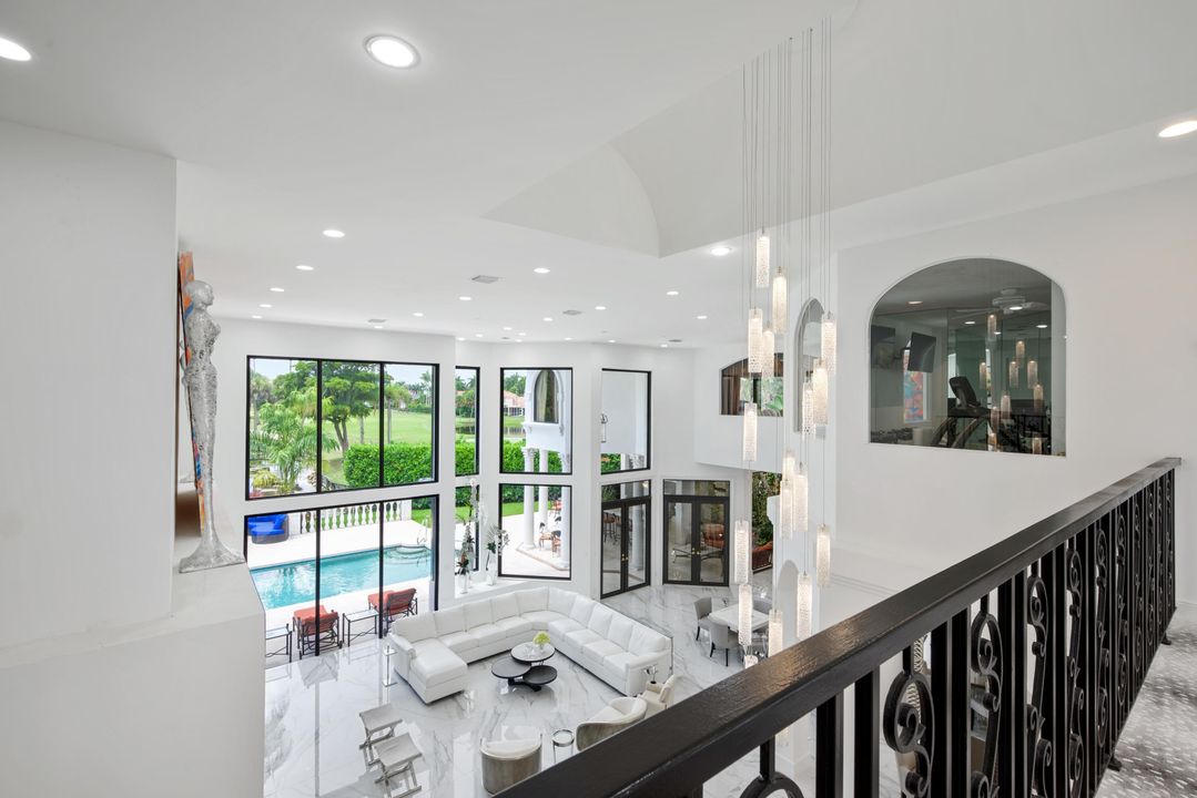 For Sale: $5,975,000 (5 beds, 7 baths, 7116 Square Feet)