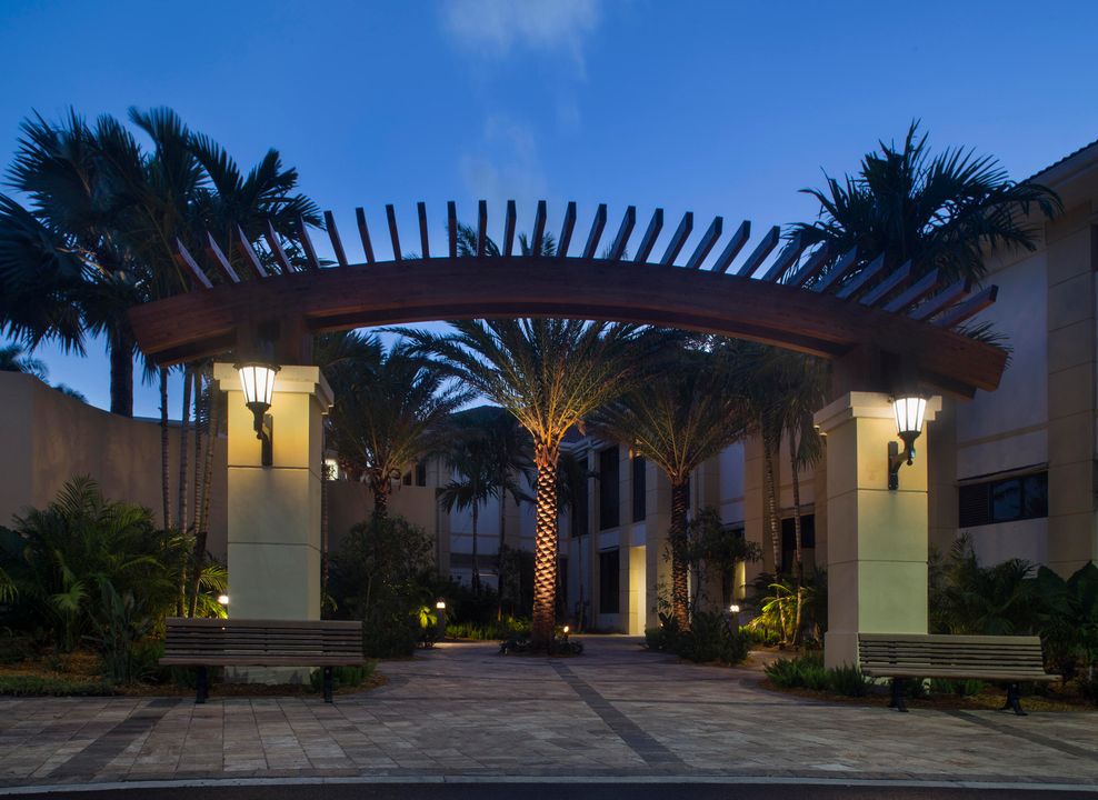 Active With Contract: $2,199,000 (4 beds, 4 baths, 4150 Square Feet)