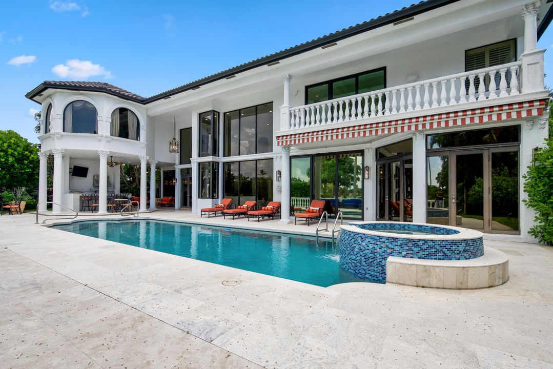 For Sale: $5,975,000 (5 beds, 7 baths, 7116 Square Feet)
