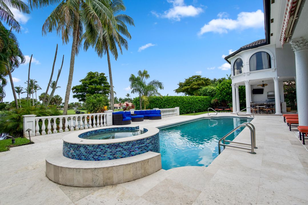 For Sale: $5,975,000 (5 beds, 7 baths, 7116 Square Feet)