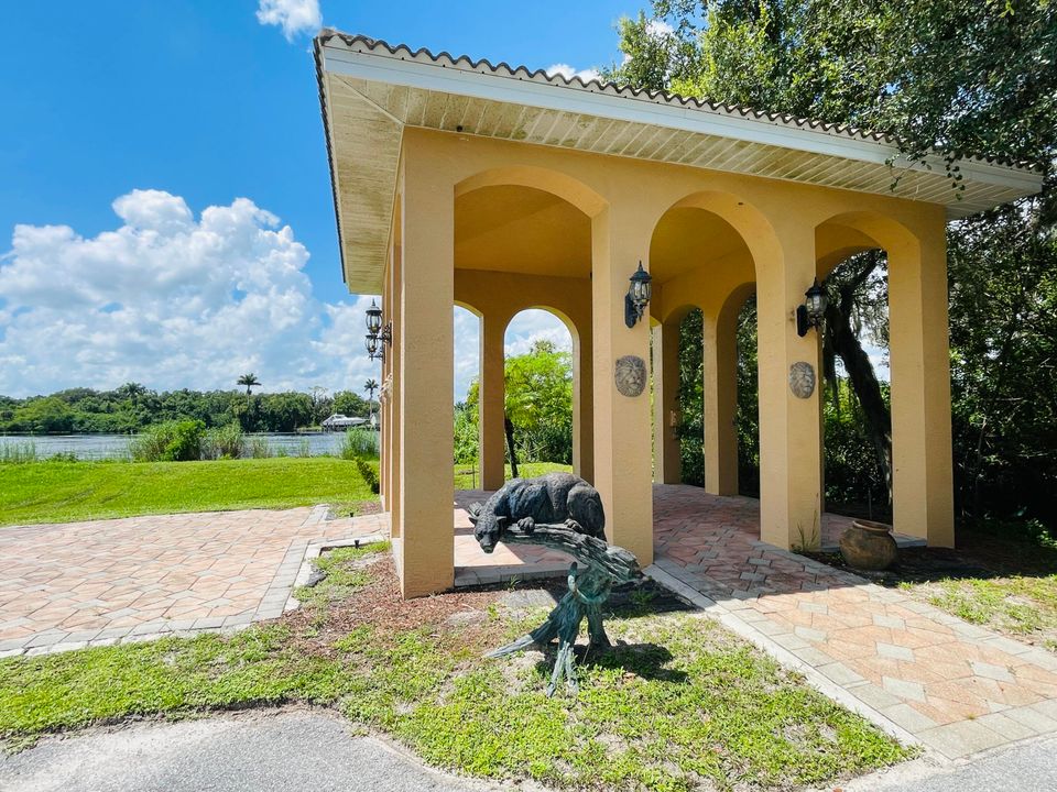 For Sale: $650,000 (3 beds, 3 baths, 2445 Square Feet)