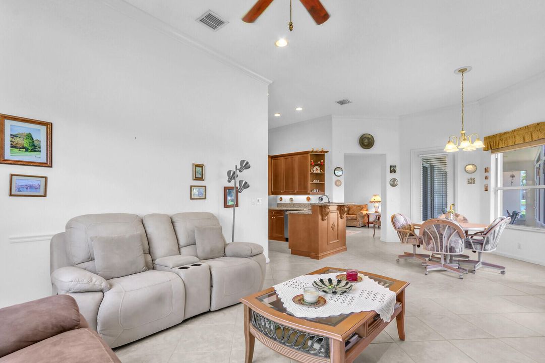 待售: $499,000 (3 贝兹, 2 浴室, 2426 平方英尺)