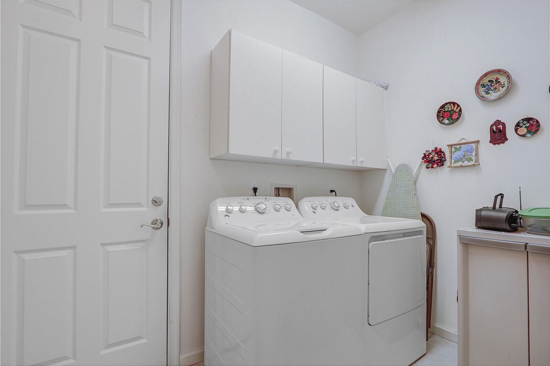 待售: $499,000 (3 贝兹, 2 浴室, 2426 平方英尺)