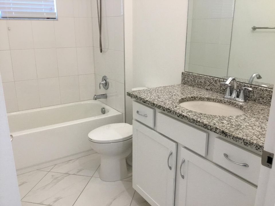 Active With Contract: $2,700 (2 beds, 2 baths, 1646 Square Feet)